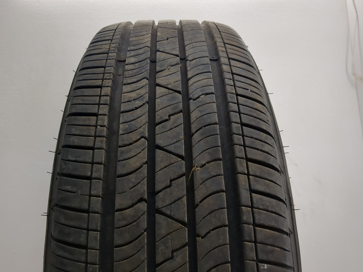 Used Tire 225/65R17 MASTERCRAFT COURSER QUEST PLUS 102H - Tread Depth 9/32 - Oemusedautoparts1.com