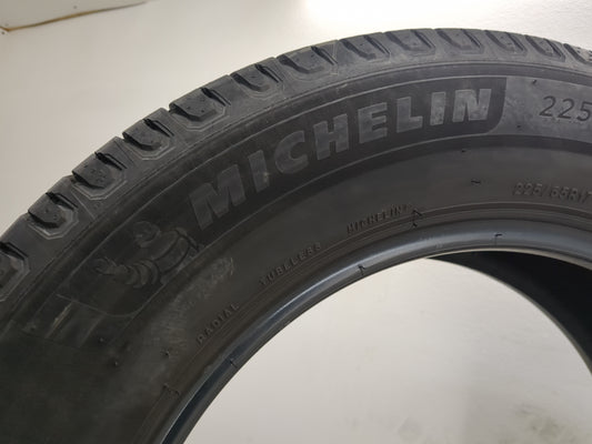 Used Tire 225/65R17 MICHELIN DEFENDER 2 102H - Tread Depth 8.5/32