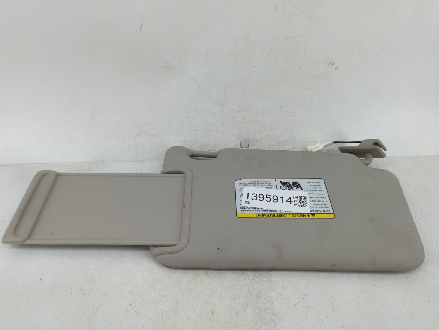 0 Sun Visor Shade Replacement Passenger Right Mirror Fits Fits 218 2019 2020 2021 OEM Used Auto Parts - Oemusedautoparts1.co