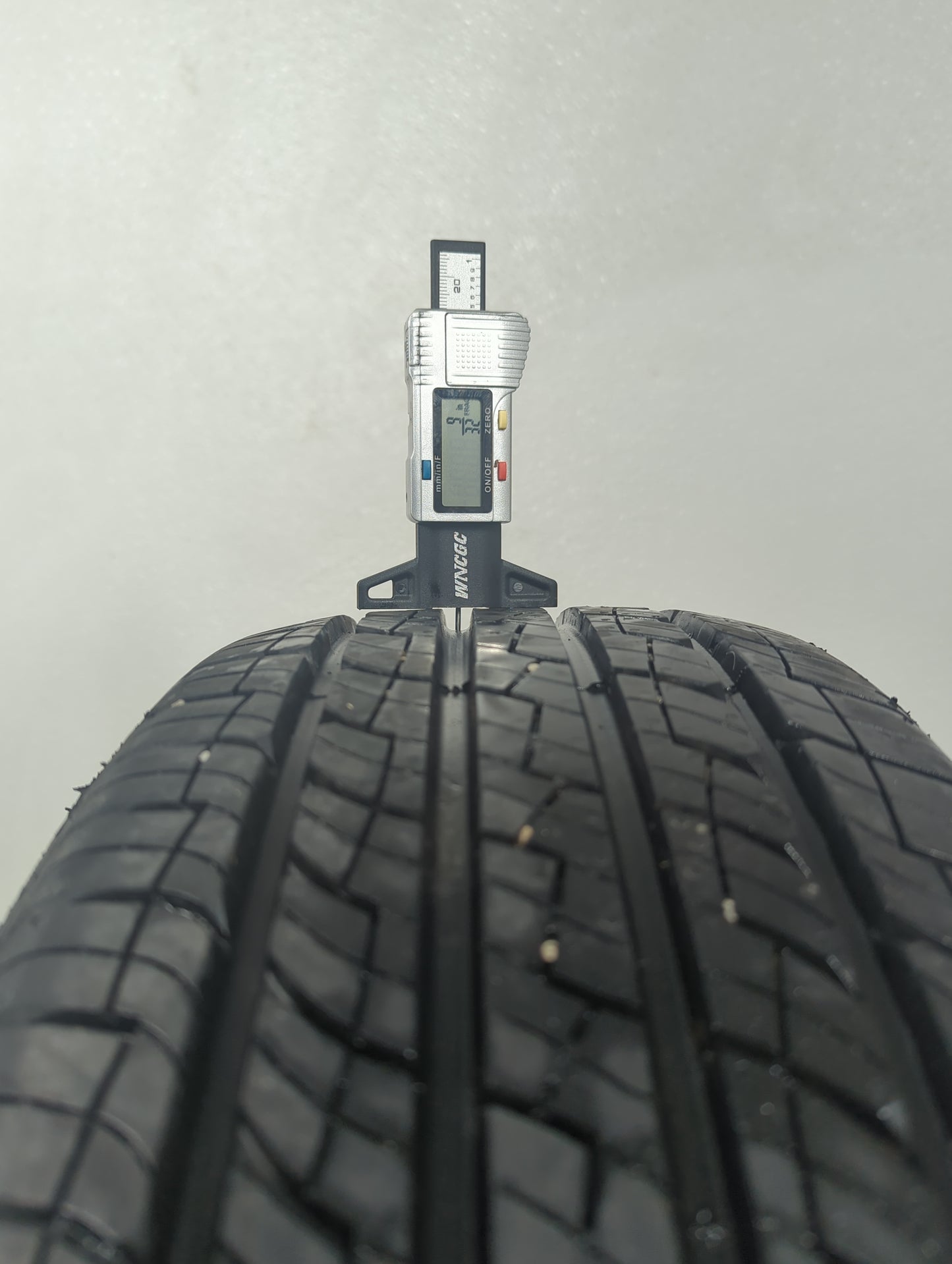 Used Tire 195/60R15 MASTERCRAFT SRT TOURING 88H - Tread Depth 9/32 - Oemusedautoparts1.com