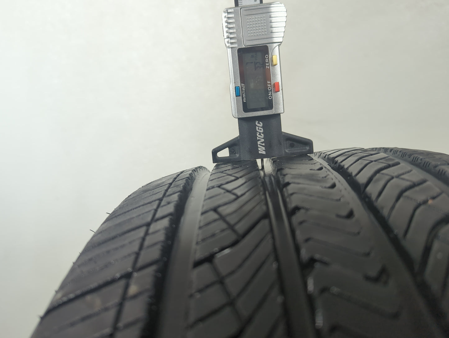 Used Tire 225/45R17 THUNDERER MACH 1 91H - Tread Depth 7/32 - Oemusedautoparts1.com
