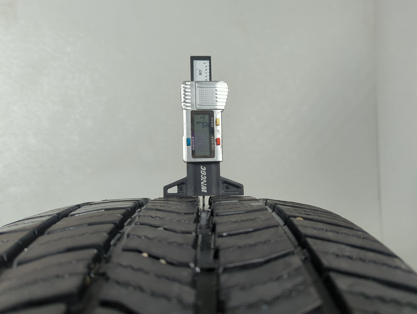 Used Tire 255/50R20 STARFIRE SOLARUS HT 109V - Tread Depth 9/32 - Oemusedautoparts1.com