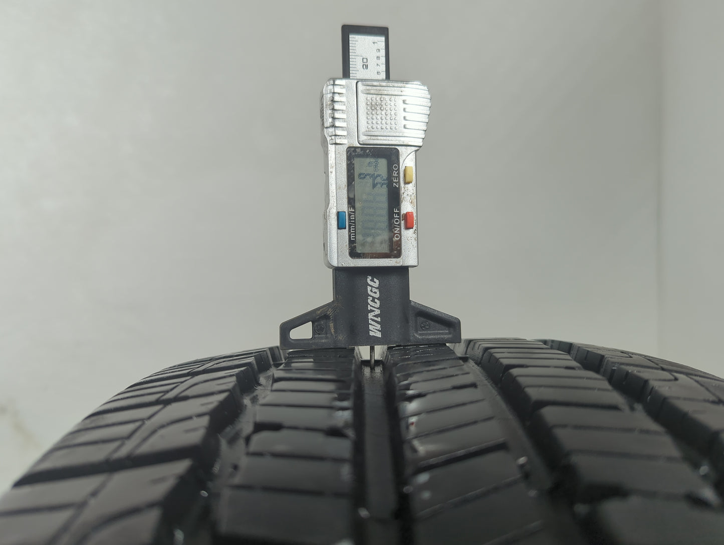 Used Tire 215/60R16 GOODYEAR RELIANT ALL-SEASON 95V - Tread Depth 9/32 - Oemusedautoparts1.com