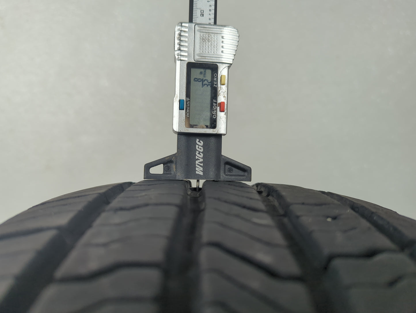 Used Tire 235/70R16 MASTERCRAFT STRATUS HT 106T - Tread Depth 8/32 - Oemusedautoparts1.com