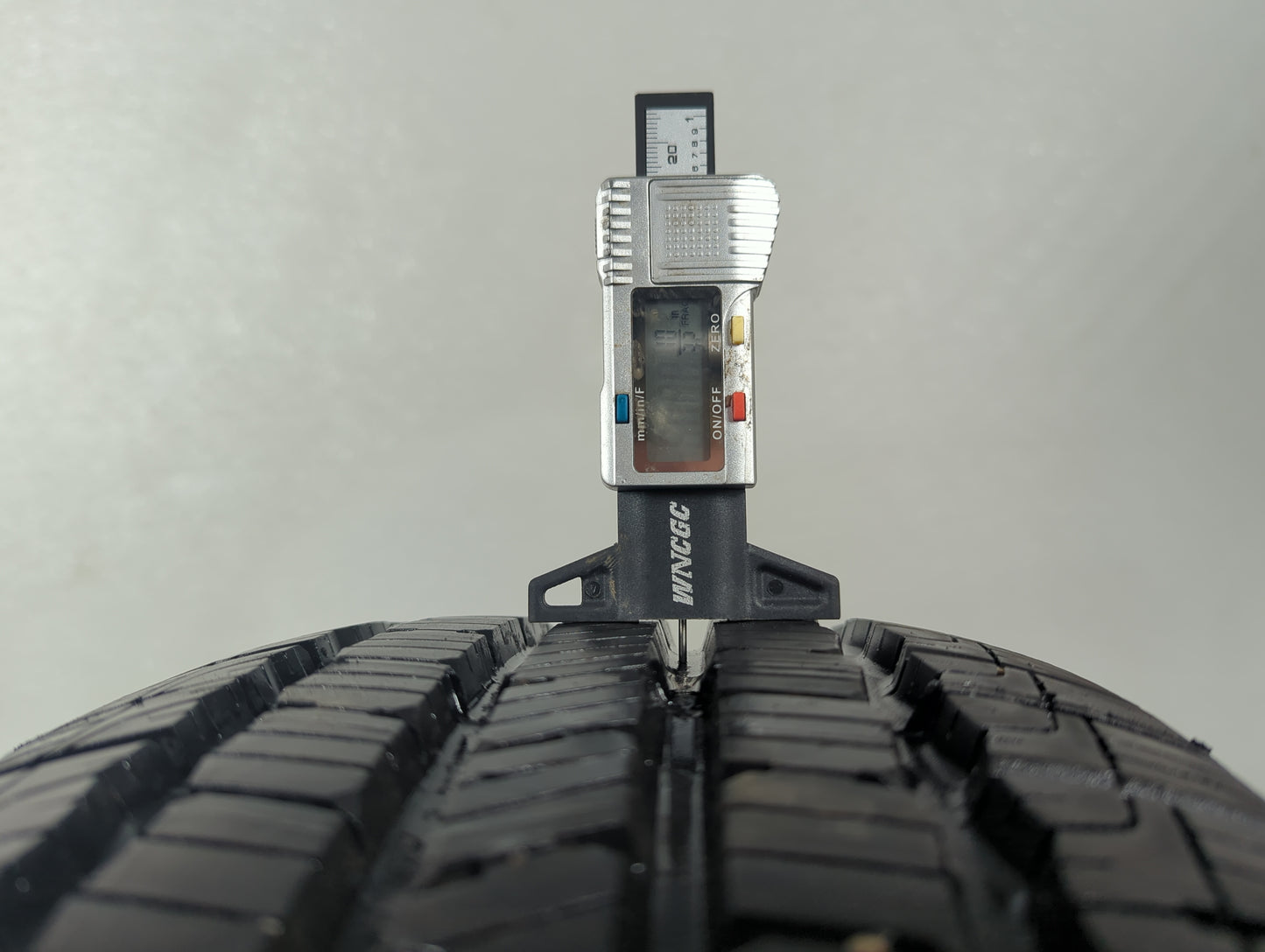 Used Tire 225/65R17 GOODYEAR RELIANT ALL-SEASON 102H - Tread Depth 10/32 - Oemusedautoparts1.com