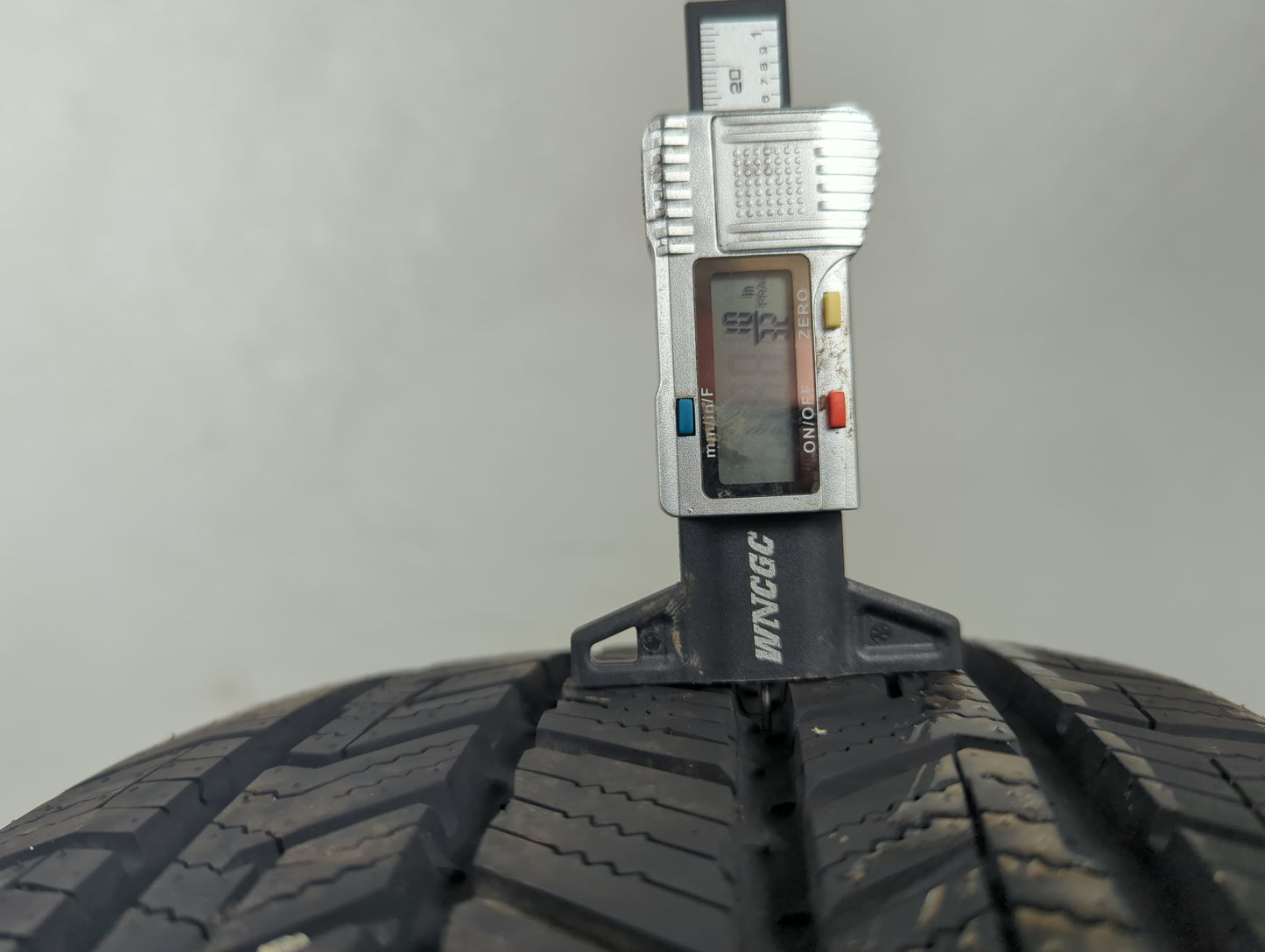 Used Tire 225/55R17 FORTUNE CLIMAFLEX 4S 97V - Tread Depth 10/32 - Oemusedautoparts1.com