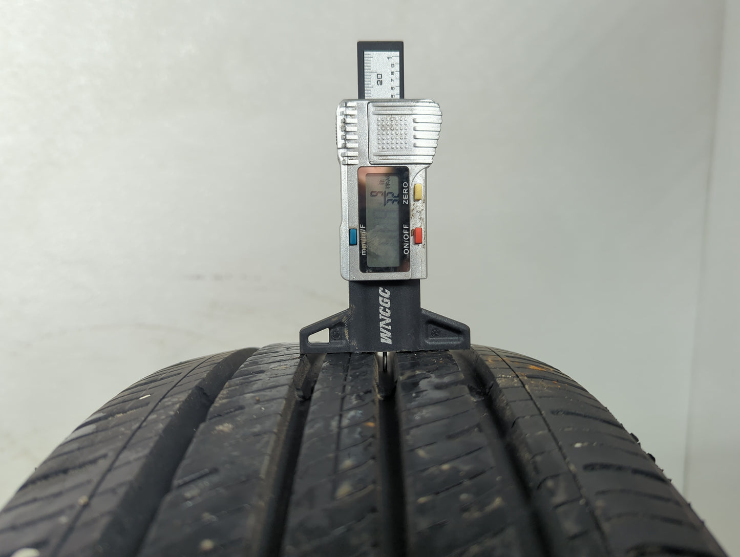 Used Tire 195/65R15 IRONMAN GR906 91H - Tread Depth 9/32 - Oemusedautoparts1.com
