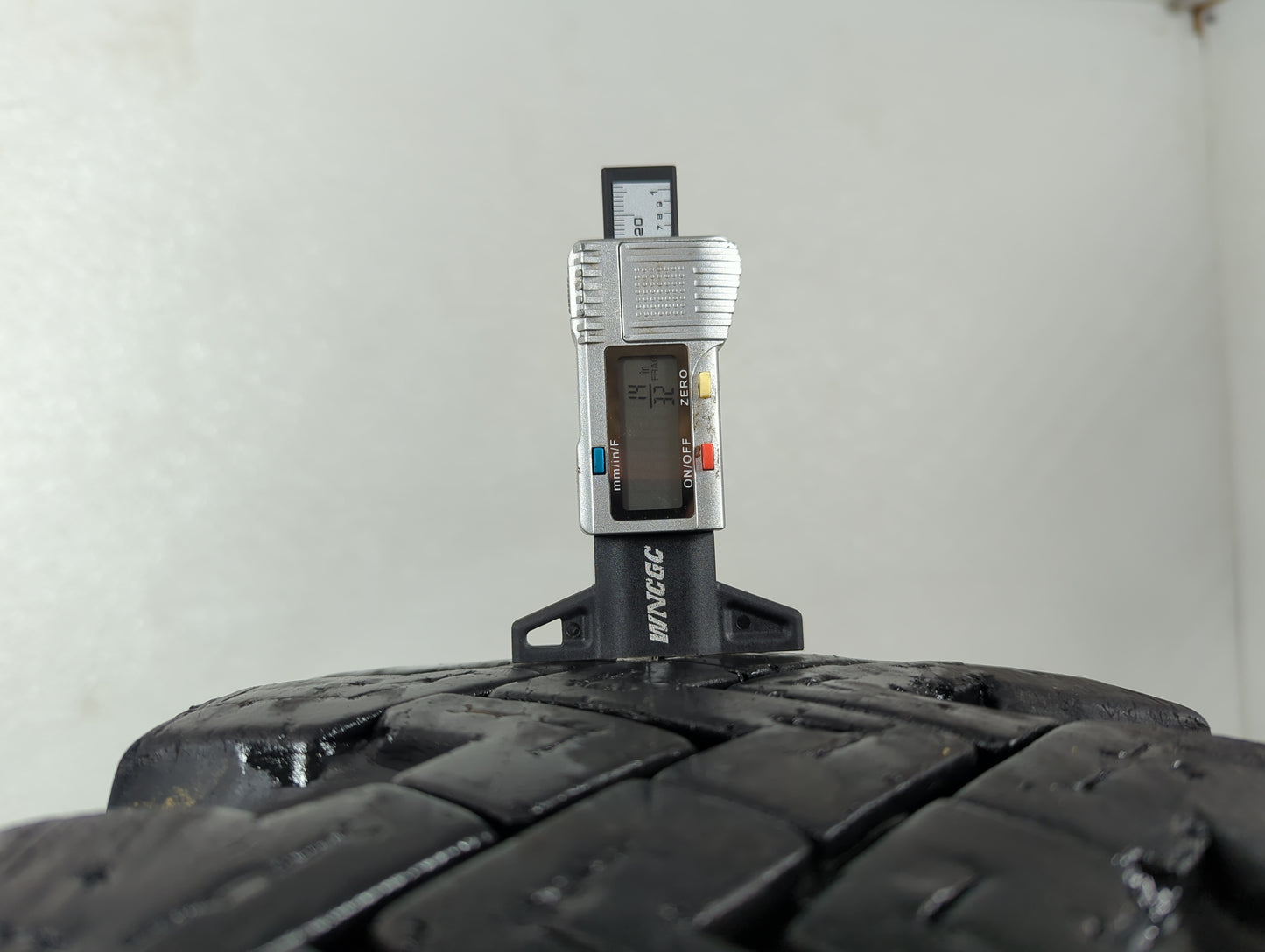 Used Tire 7.50-16 MASTERCRAFT COURSER A/T - Tread Depth 14/32 - Oemusedautoparts1.com