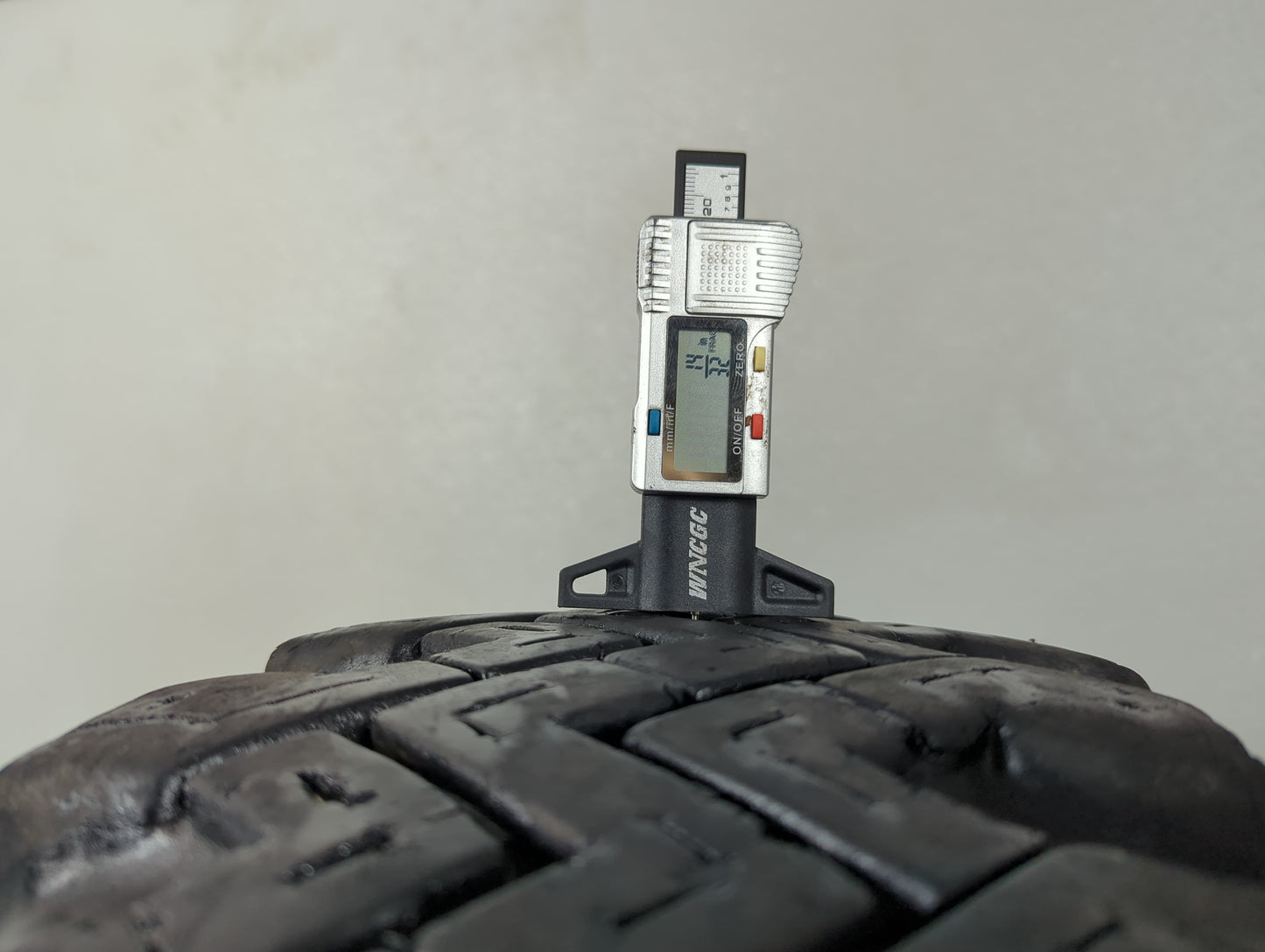 Used Tire 7.50-16 MASTERCRAFT COURSER TRACTION LT - Tread Depth 14/32 - Oemusedautoparts1.com