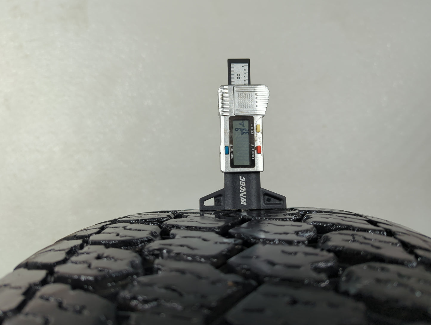 Used Tire 265/70R17 GOODYEAR WRANGLER AT/S 113S - Tread Depth 9/32 - Oemusedautoparts1.com