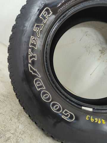 Used Tire 235/75R15 GOODYEAR WRANGLER RADIAL 105S - Tread Depth 11/32