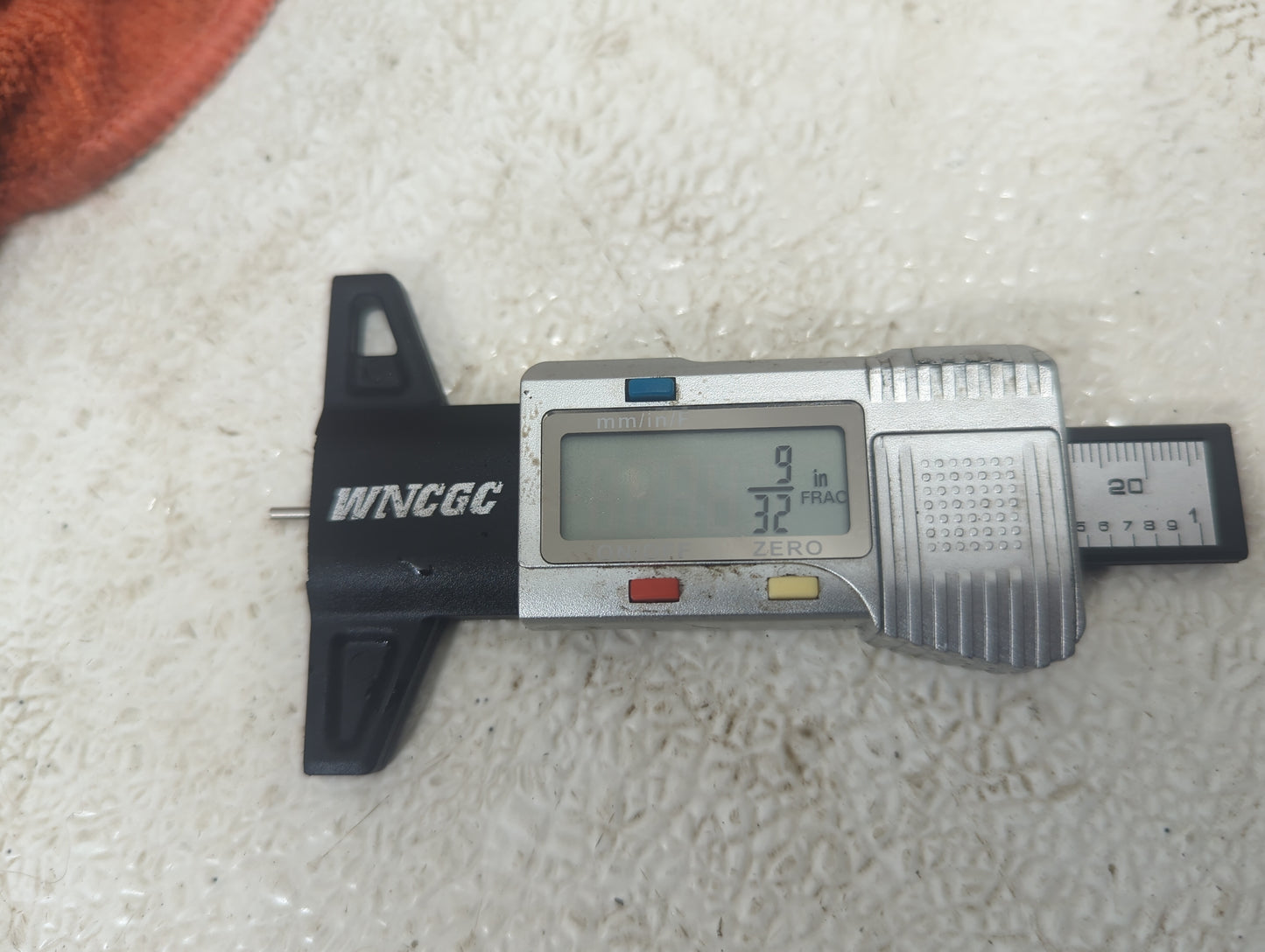 Used Tire - Tread Depth null/32 - Oemusedautoparts1.com