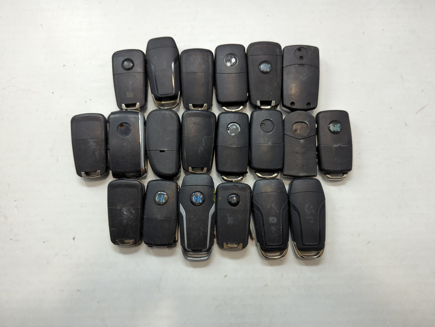 Lot of 24 Aftermarket Keyless Entry Remote Fob MIXED FCC IDS MIXED PART - Oemusedautoparts1.com