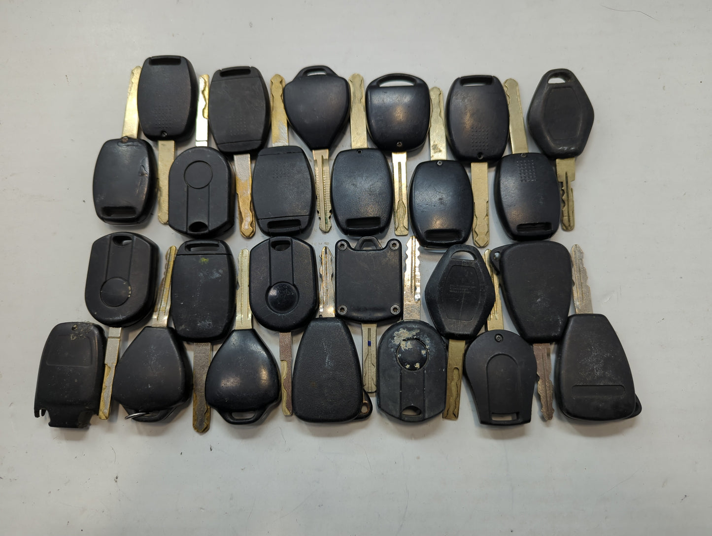 Lot of 25 Aftermarket Keyless Entry Remote Fob MIXED FCC IDS MIXED PART - Oemusedautoparts1.com