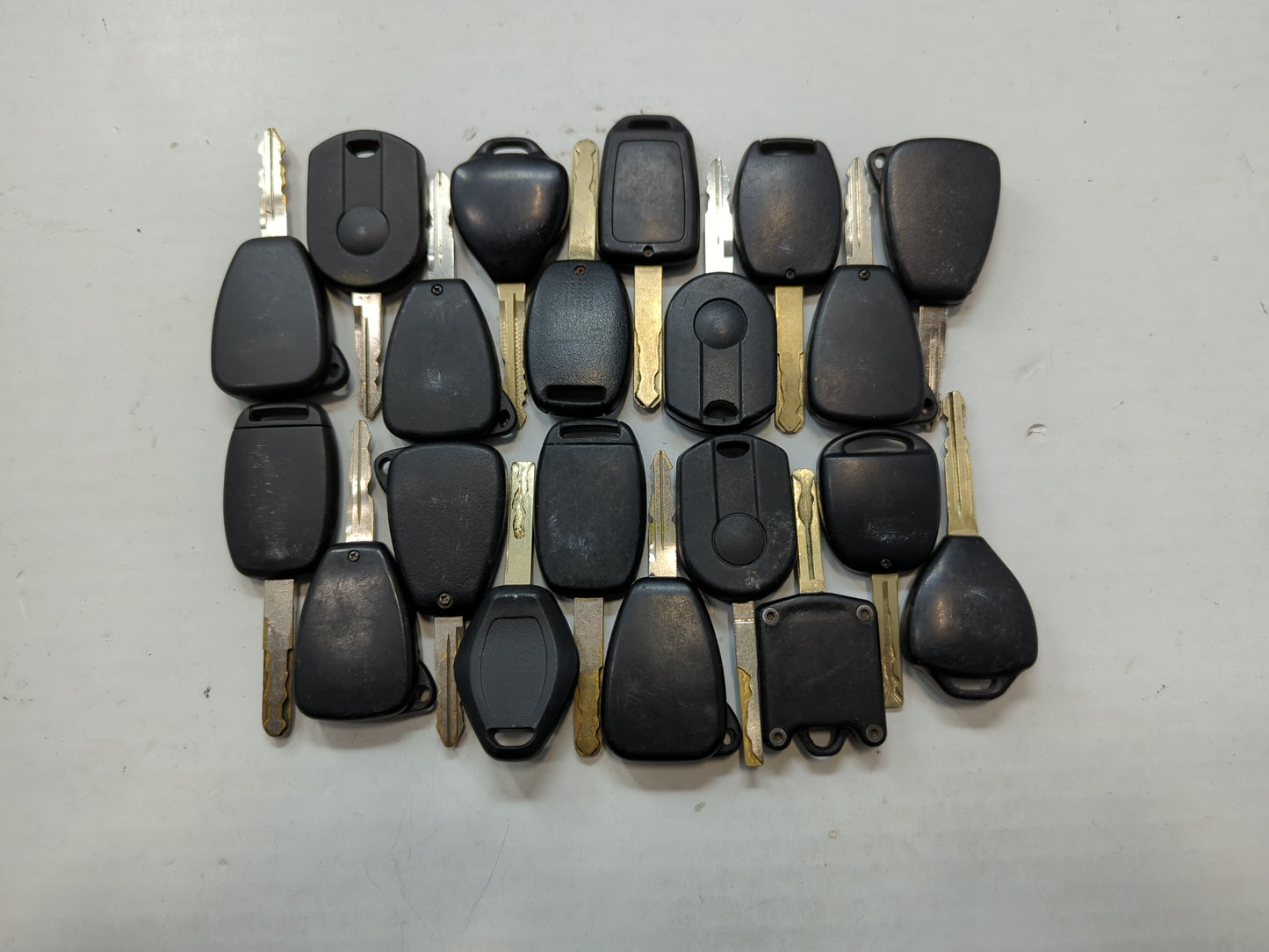 Lot of 25 Aftermarket Keyless Entry Remote Fob MIXED FCC IDS MIXED PART - Oemusedautoparts1.com