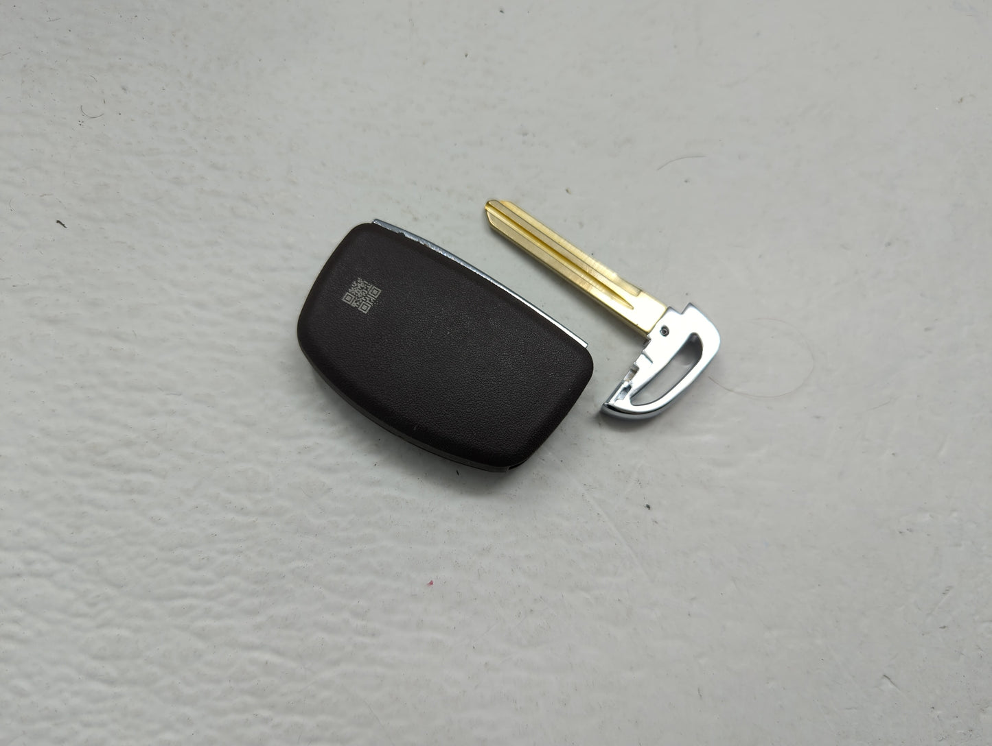 Hyundai Keyless Entry Remote Fob 2AOKM-HK13 RT-F3002 | RT-HK0120 4 buttons - Oemusedautoparts1.com