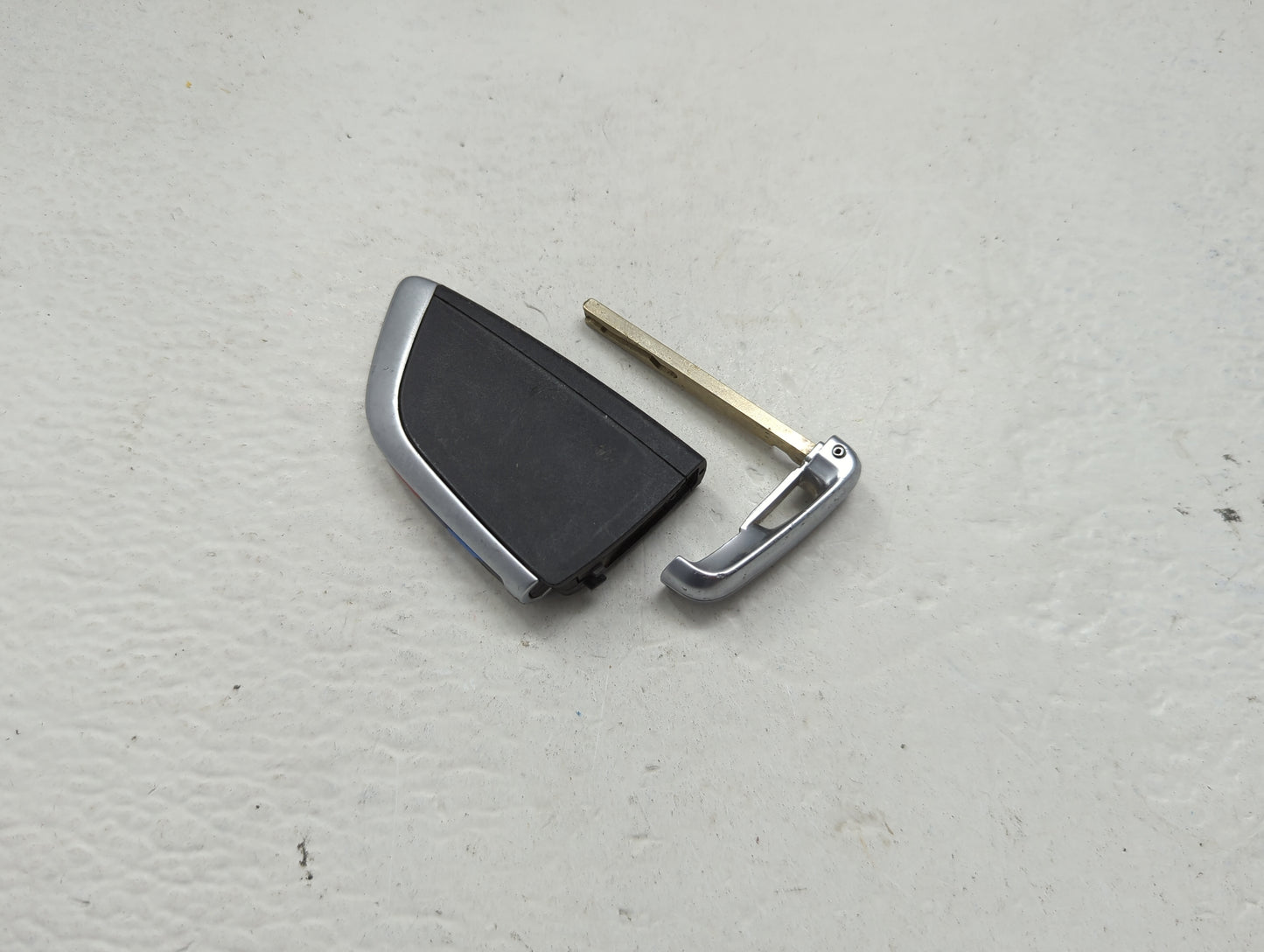 Bmw Keyless Entry Remote Fob NBGIDGNG1 9337246-01 4 buttons - Oemusedautoparts1.com