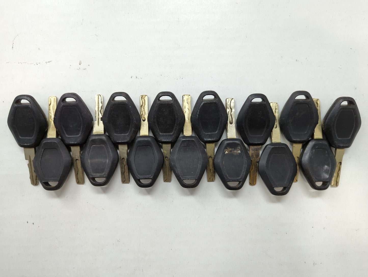 Lot of 15 Bmw Keyless Entry Remote Fob LX8 FZV MIXED PART NUMBERS - Oemusedautoparts1.com
