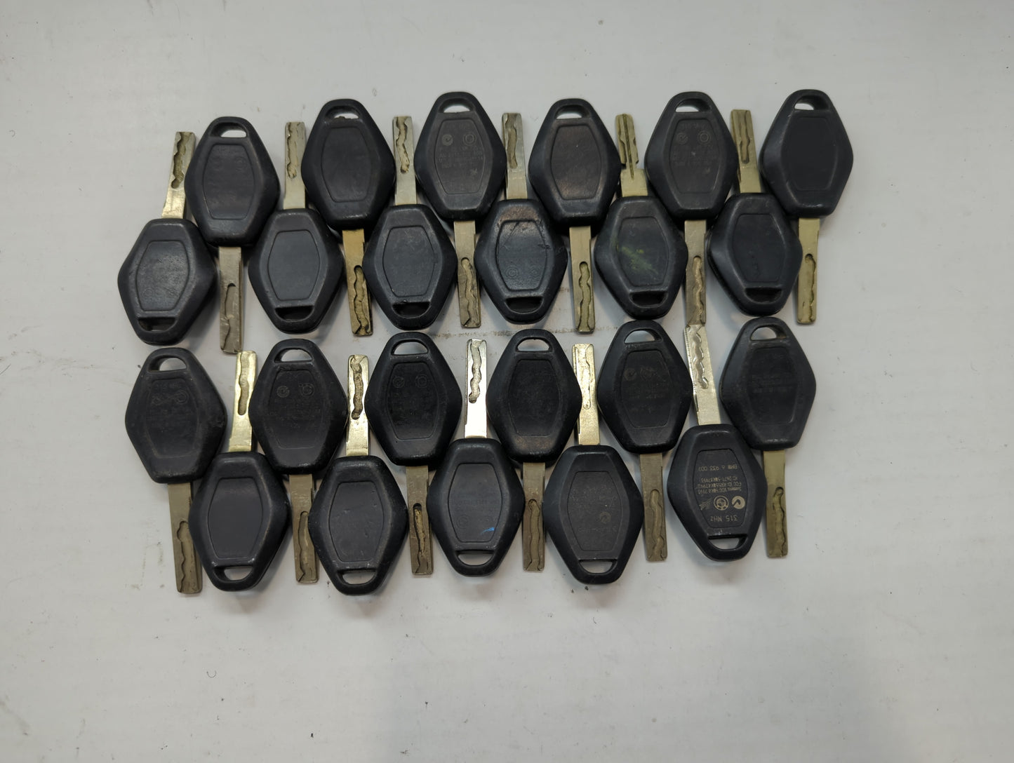 Lot of 25 Bmw Keyless Entry Remote Fob LX8-FZV | LX8-FZVS2 MIXED PART - Oemusedautoparts1.com