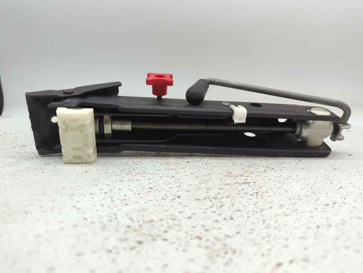 2005 Bmw 745i Spare Scissor Car Jack - Oemusedautoparts1.com