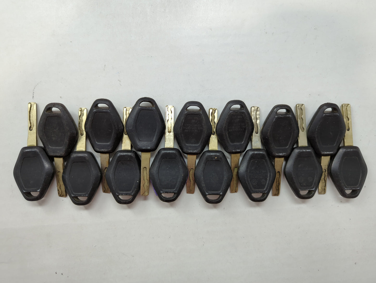 Lot of 30 Bmw X3 Keyless Entry Remote Fob LX8-FZV 8 377 809 9 | 83778099 - Oemusedautoparts1.com