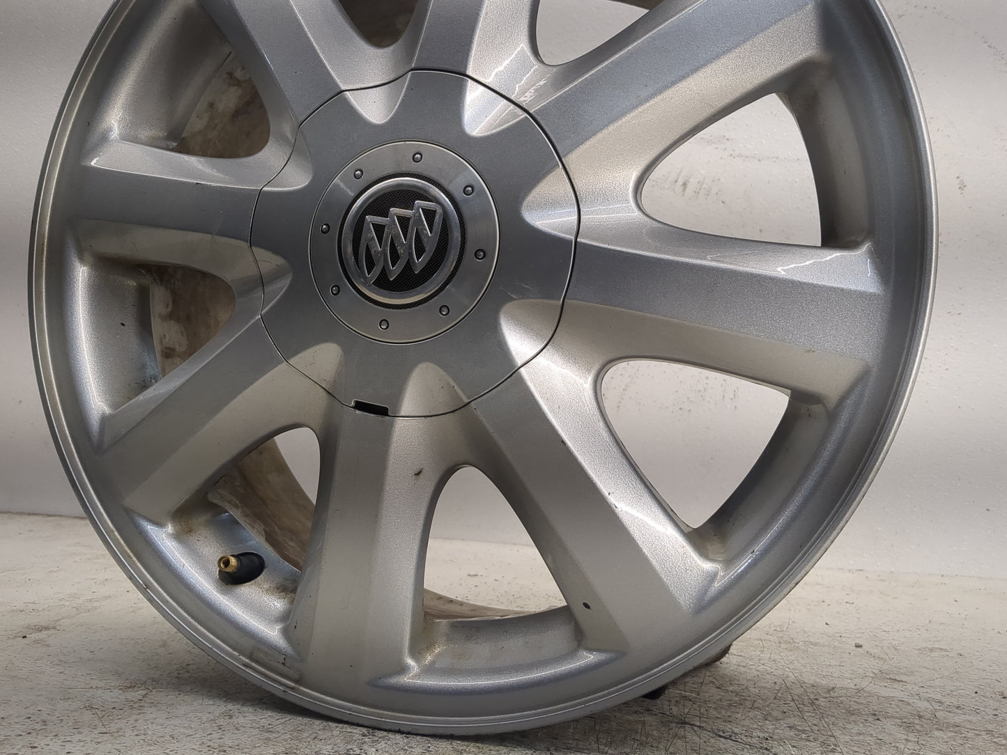 2005-2006 Buick Allure Oem Wheel Rim - Oemusedautoparts1.com