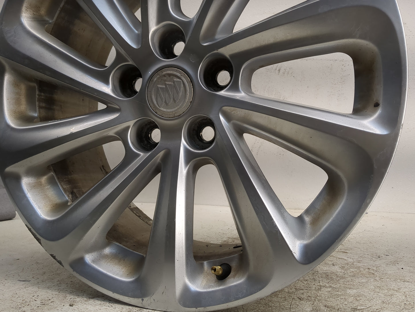 2014-2016 Buick Lacrosse Oem Wheel Rim - Oemusedautoparts1.com