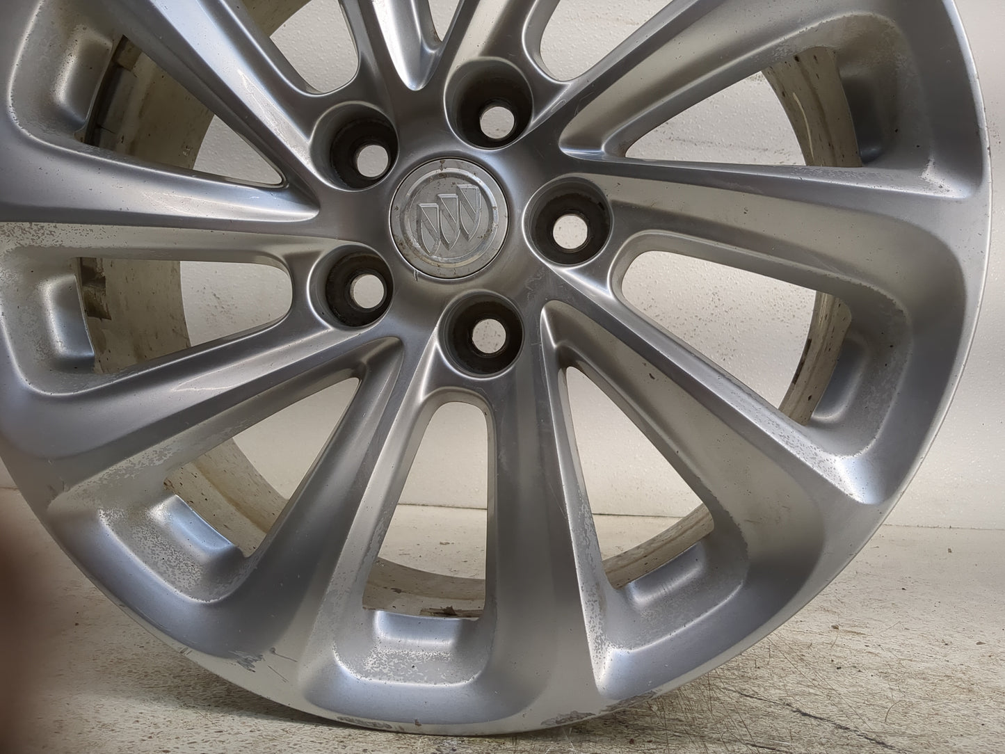 2014-2016 Buick Lacrosse Oem Wheel Rim - Oemusedautoparts1.com