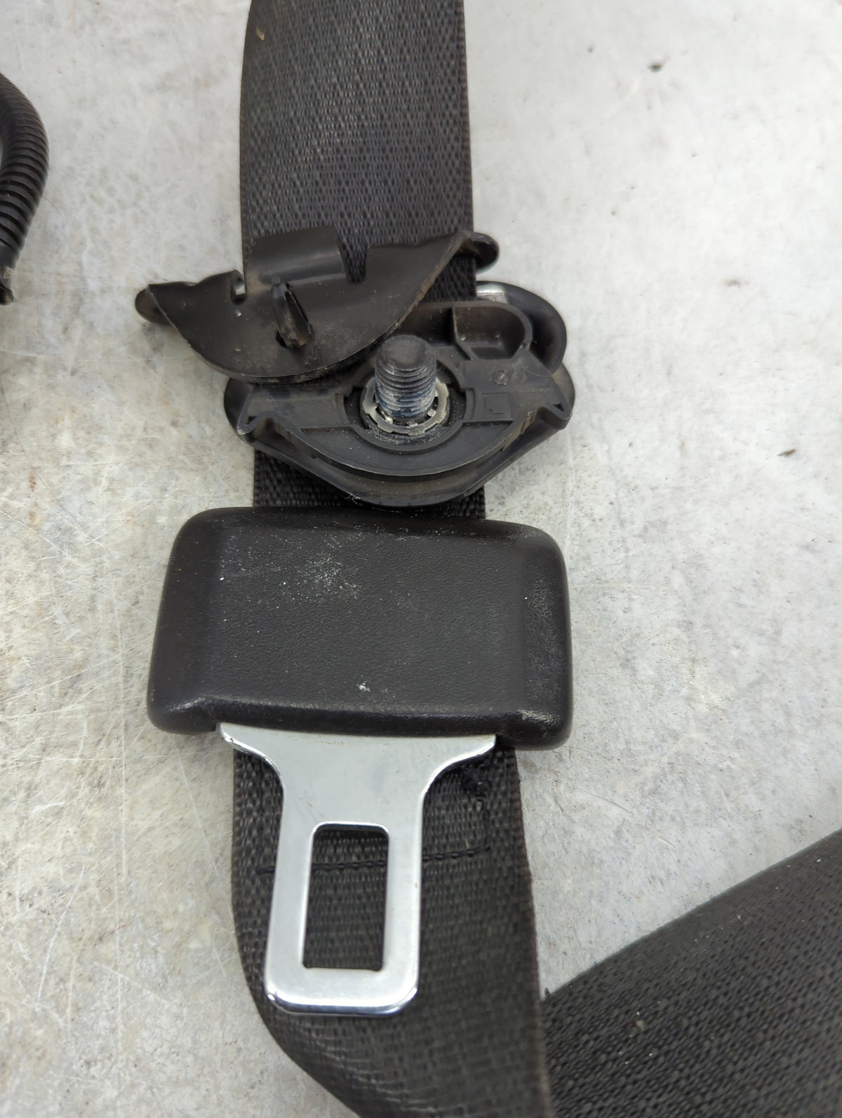 2011-2016 Buick Lacrosse Drvier Front Seatbelt Retractor 922066 - Oemusedautoparts1.com