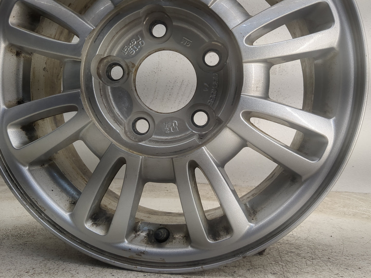 2002-2005 Buick Lesabre Oem Wheel Rim - Oemusedautoparts1.com
