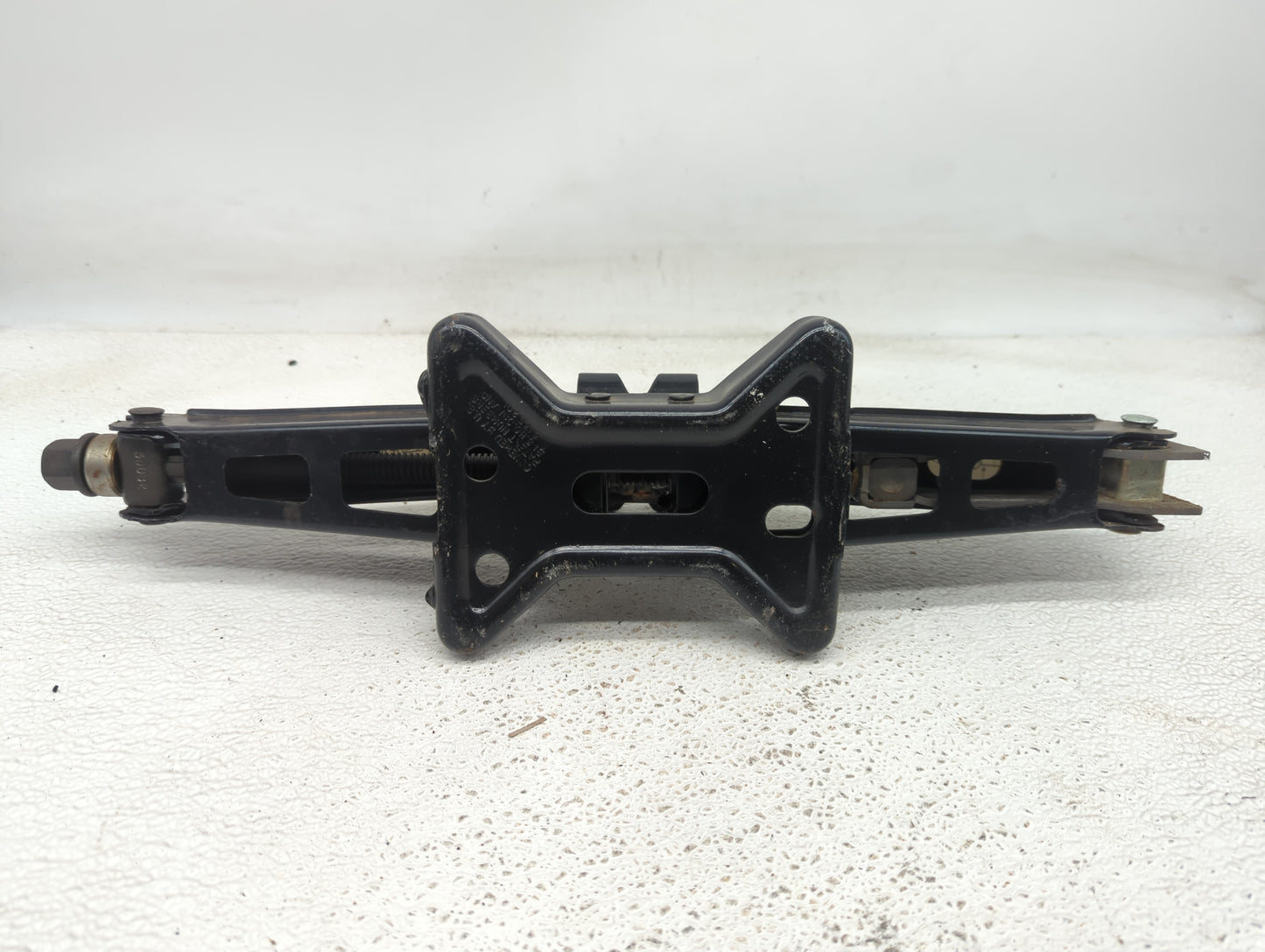 2003 Cadillac Seville Spare Scissor Car Jack - Oemusedautoparts1.com