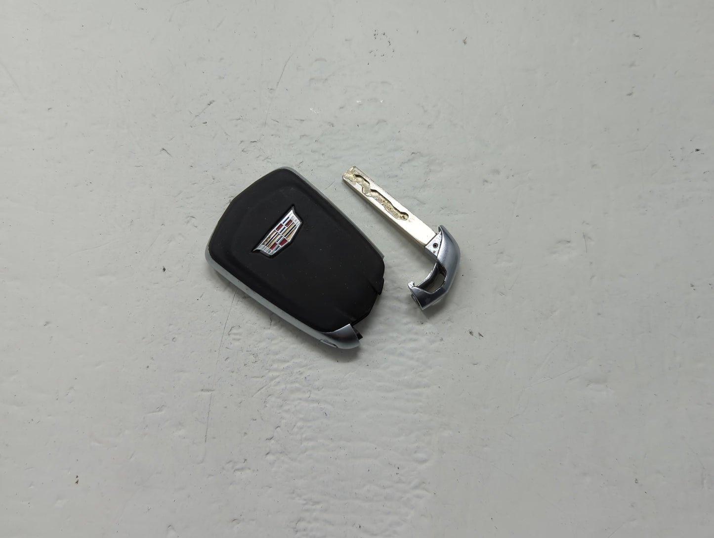Cadillac Xts Keyless Entry Remote Fob HYQ2AB 13544034 5 buttons - Oemusedautoparts1.com