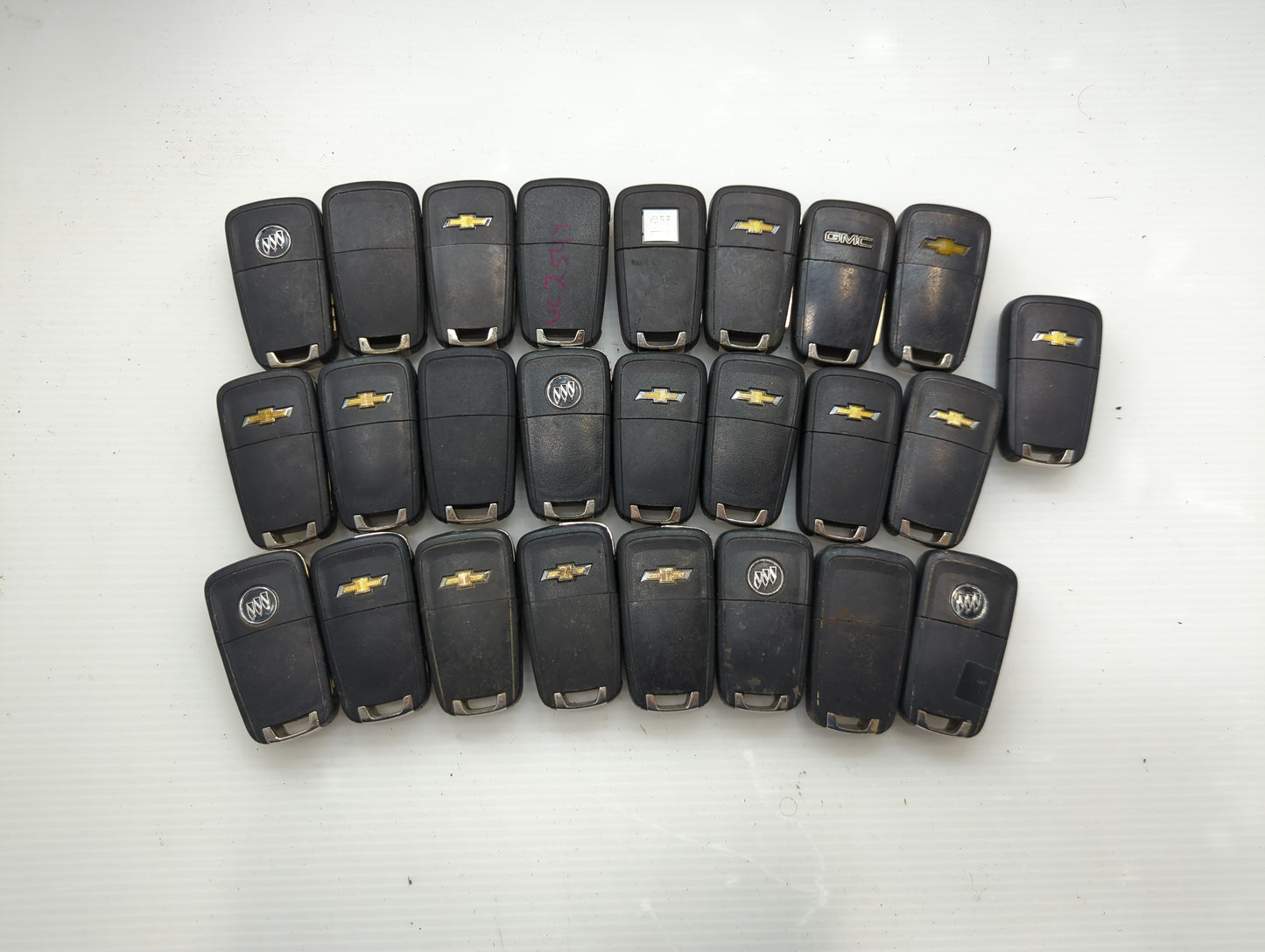 Lot of 25 Chevrolet Keyless Entry Remote Fob KR55WK50073 | OHT01060512 - Oemusedautoparts1.com