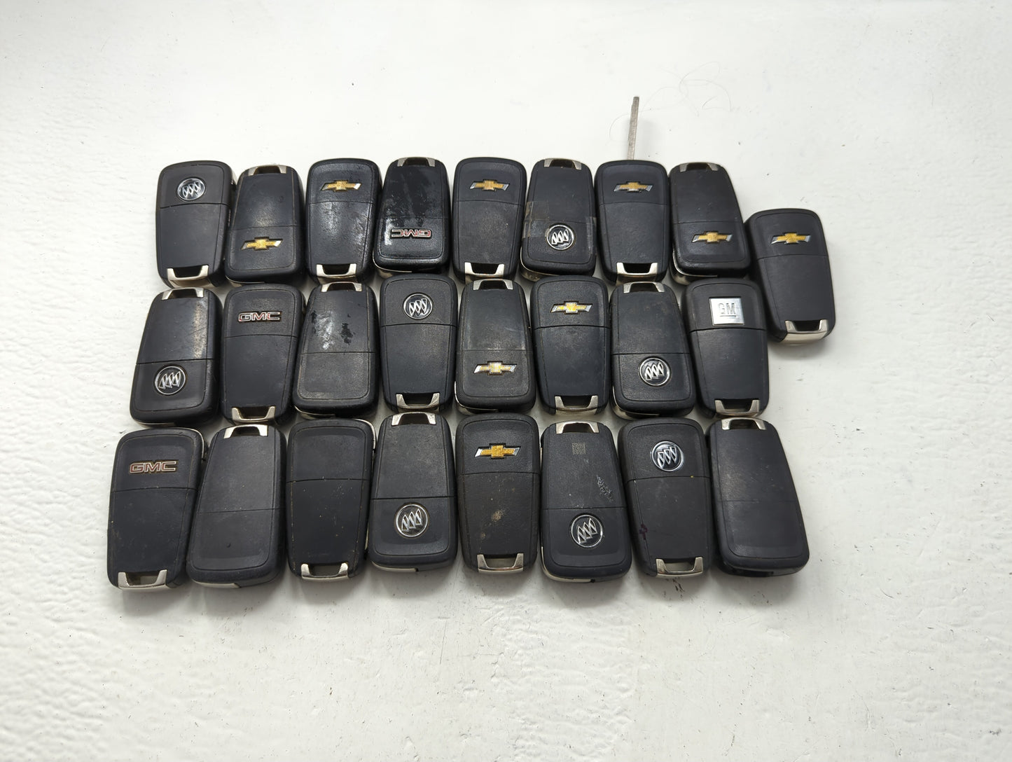 Lot of 25 Chevrolet Keyless Entry Remote Fob AVL-B01T1AC | - Oemusedautoparts1.com