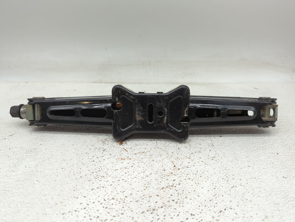 2014 Chevrolet Cruze Spare Scissor Car Jack 856095 - Oemusedautoparts1.com