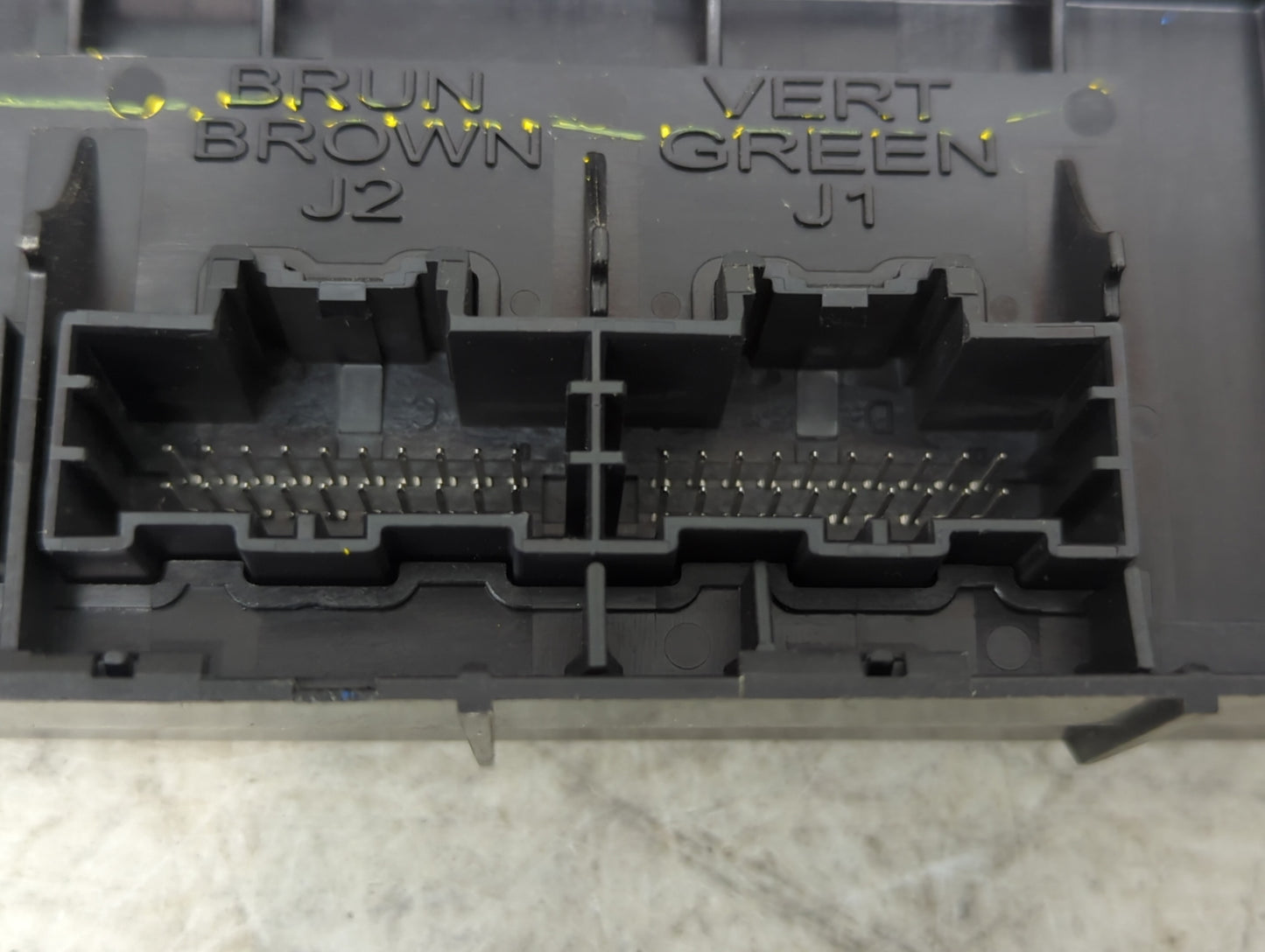 2013-2017 Chevrolet Equinox Body Control Module Bcm Inner Cabin Fuse Box - Oemusedautoparts1.com