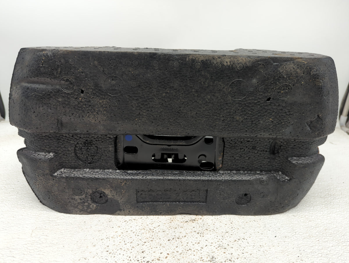 2009 Chevrolet Impala Spare Scissor Car Jack 937575 - Oemusedautoparts1.com