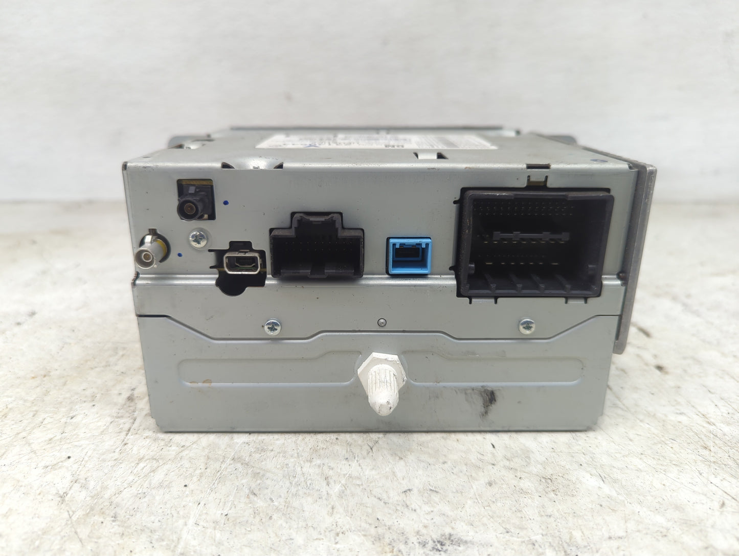 2013 Chevrolet Malibu Radio AM FM Cd Player Receiver Replacement Fits OEM Used Auto Parts - Oemusedautoparts1.com