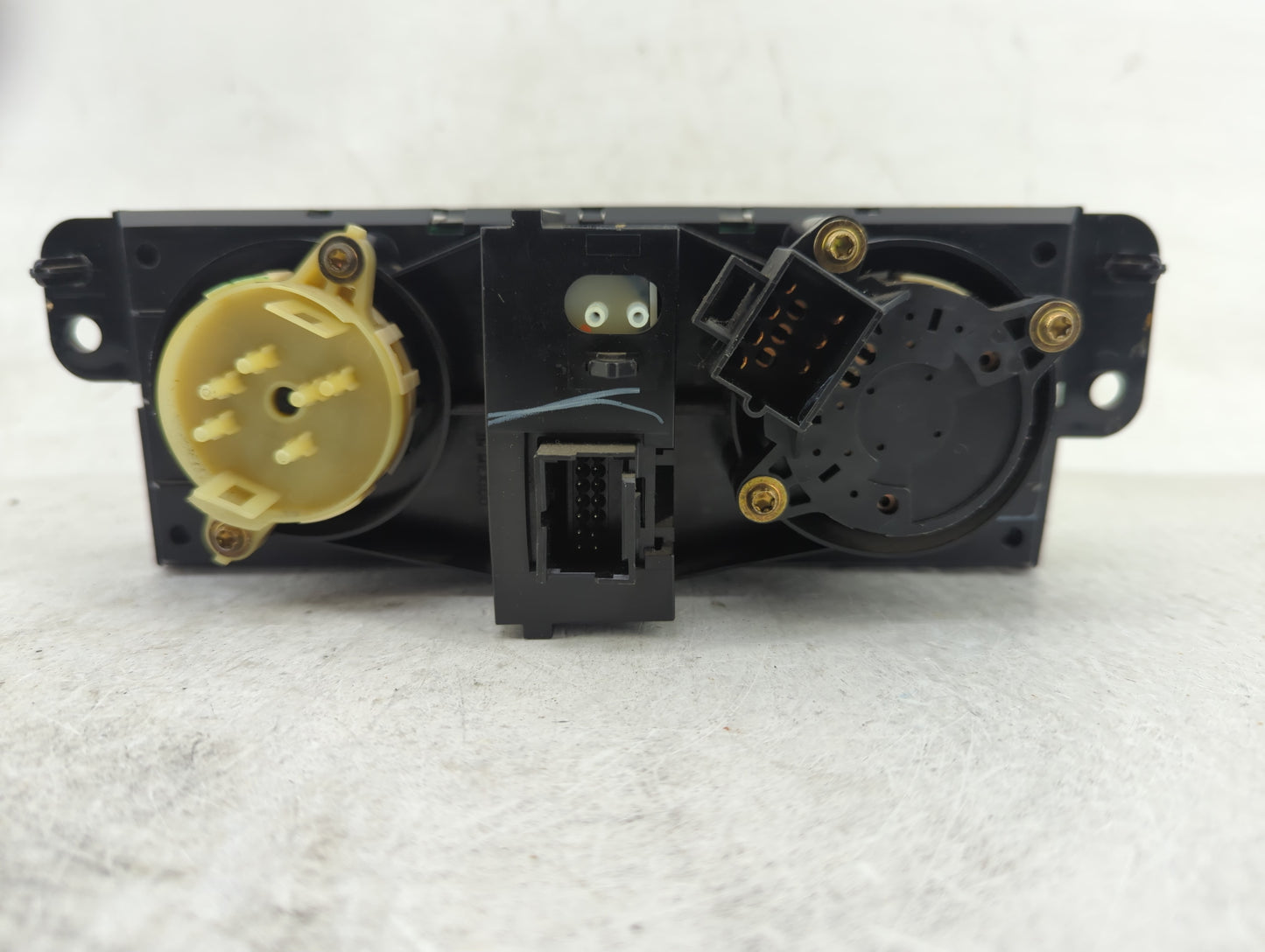 2001-2005 Chevrolet Malibu Climate Control Module Temperature AC/Heater Replacement Fits OEM Used Auto Parts - Oemusedautopa
