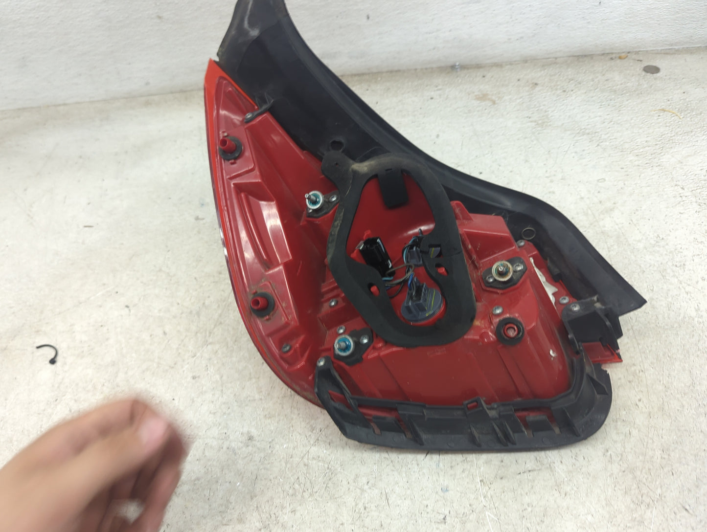 2013-2016 Chevrolet Malibu Tail Light Assembly Passenger Right OEM Fits Fits 2013 2014 2015 2016 OEM Used Auto Parts - Oemus