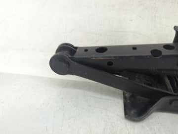2006 Chevrolet Malibu Spare Scissor Car Jack