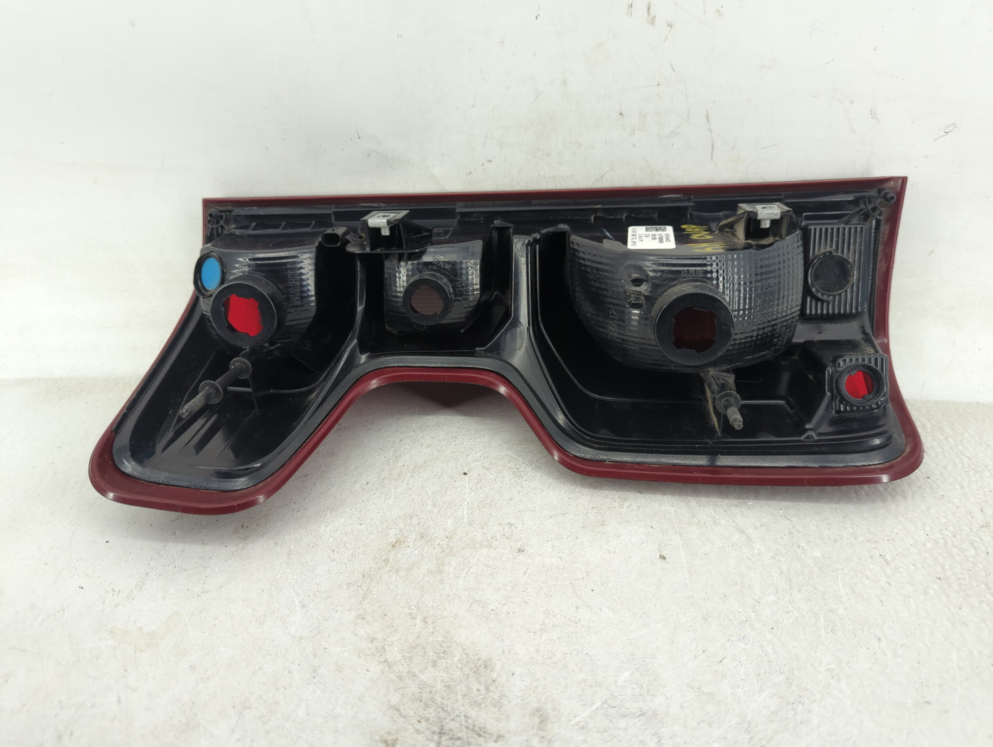 2022 Silverado 2500 Driver Left Side Deck Lid Mounted Tail Light - Oemusedautoparts1.com