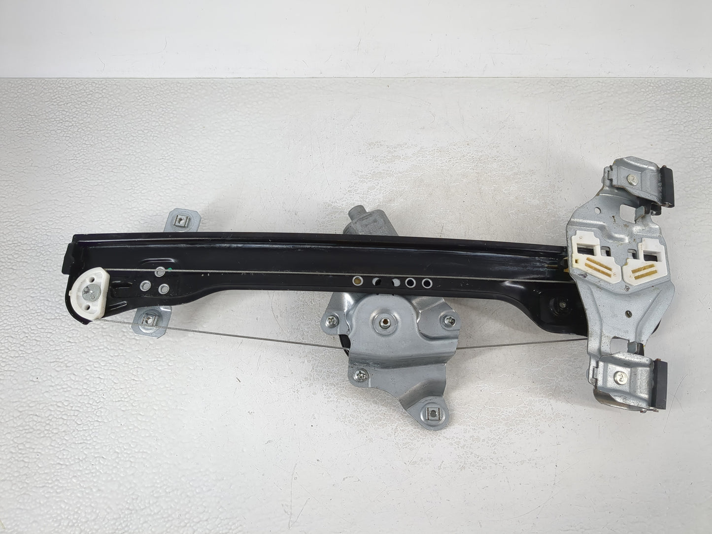 2013-2019 Chevrolet Sonic Passenger Front Right Power Window Motor - Oemusedautoparts1.com