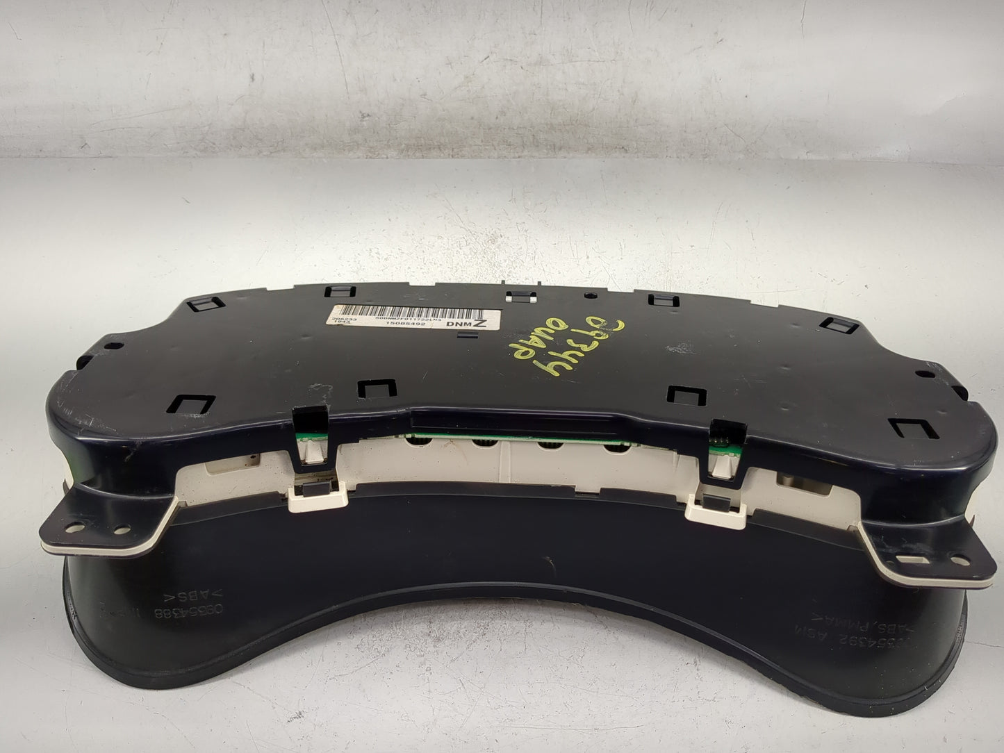 2002-2004 Chevrolet Trailblazer Instrument Cluster Speedometer Gauges Fits Fits 2002 2003 2004 OEM Used Auto Parts - Oemused