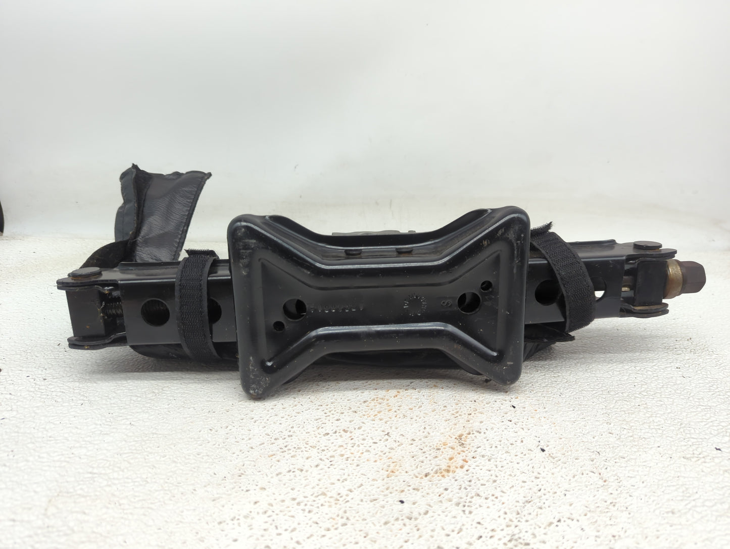 Chevrolet Traverse Spare Scissor Car Jack 934073 - Oemusedautoparts1.com
