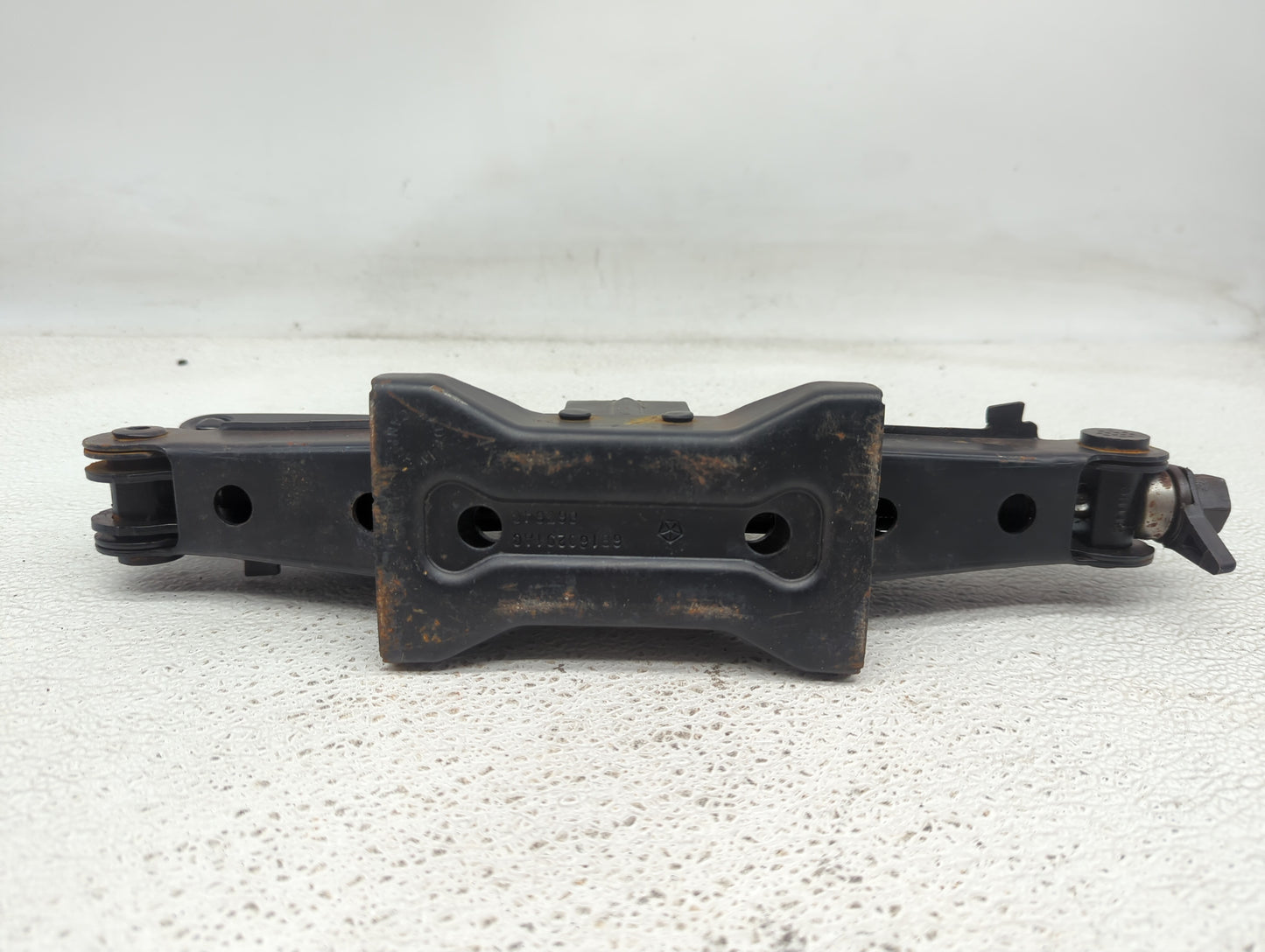 2016 Chrysler 200 Spare Scissor Car Jack - Oemusedautoparts1.com