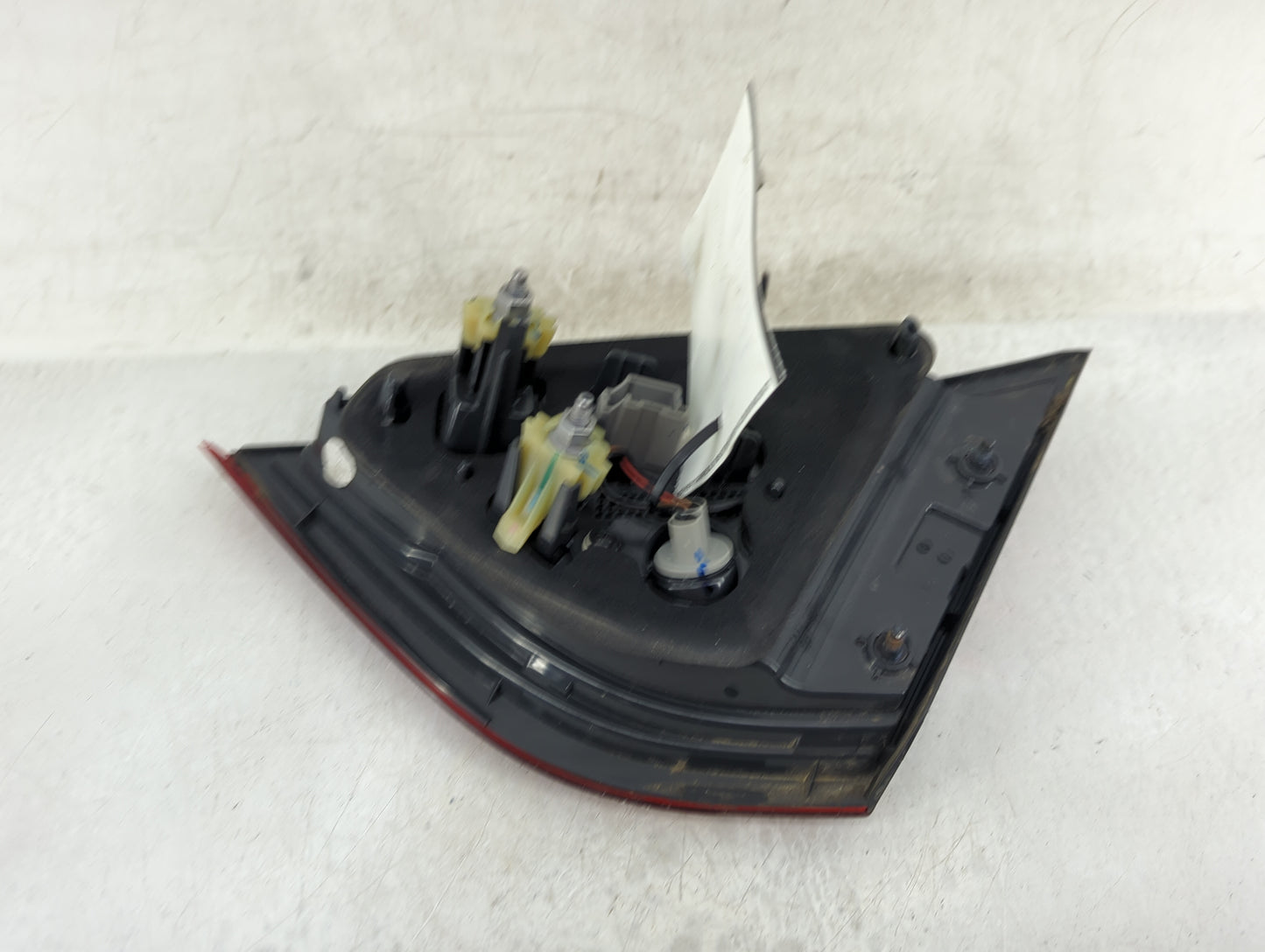 2015-2017 Chrysler 200 Driver Left Side Deck Lid Mounted Tail Light - Oemusedautoparts1.com