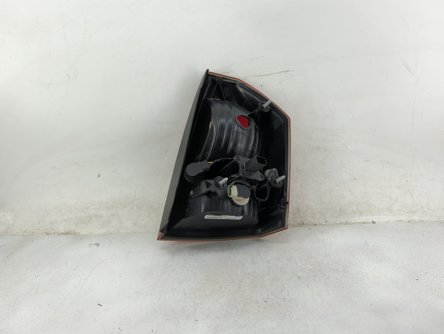 2005-2007 Chrysler 300 Tail Light Assembly Passenger Right OEM Fits Fits 2005 2006 2007 OEM Used Auto Parts - Oemusedautopar