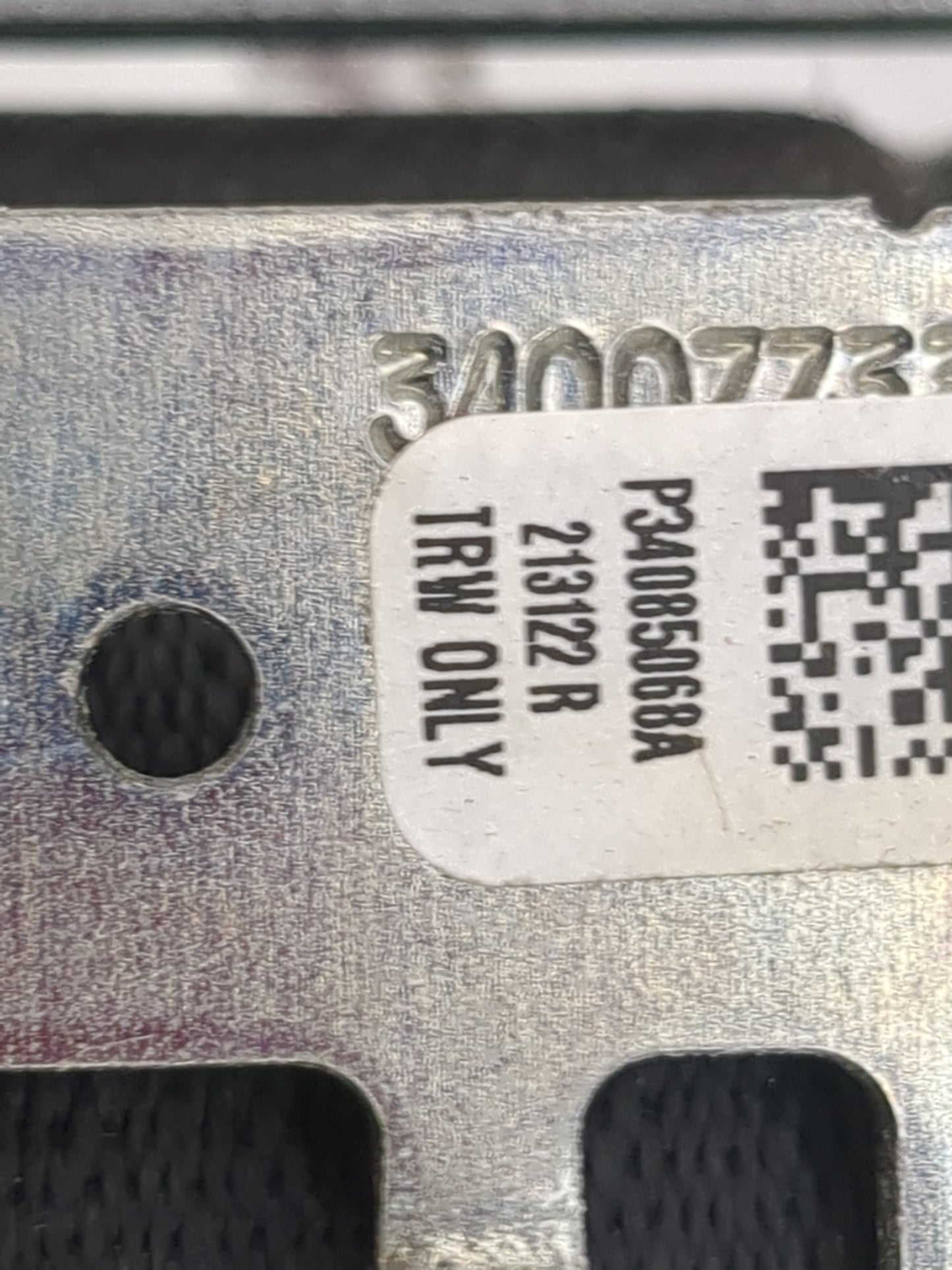 2011-2013 Chrysler Town & Country Drvier Front Seatbelt Retractor 5011121 - Oemusedautoparts1.com