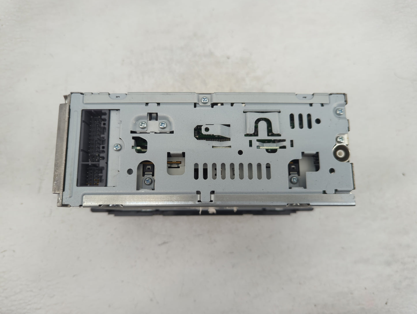 2005-2007 Chrysler Town & Country Radio AM FM Cd Player Receiver Replacement Fits Fits 2005 2006 2007 OEM Used Auto Parts -